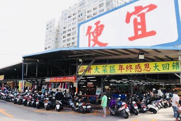菜市場,是最台灣感性的所在|精選6間台南在地傳統市場 尚青門口 https://gonews.com.tw/wp-content/uploads/2025/07/1A2A0692-1.jpg