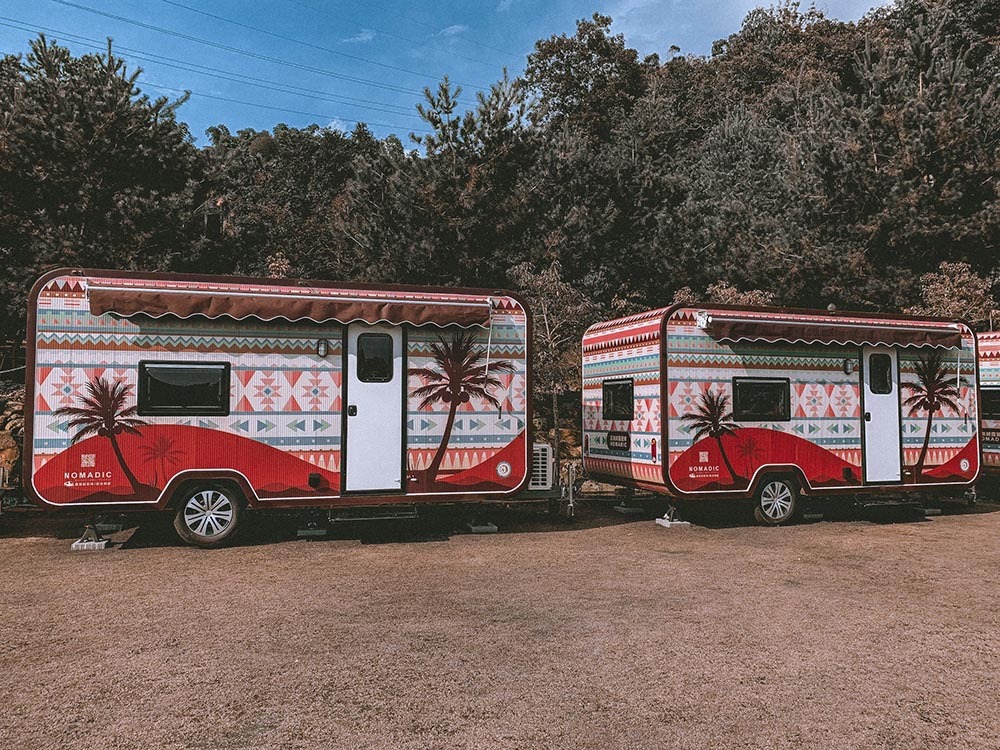 畢瓦克湖畔遊牧露營車